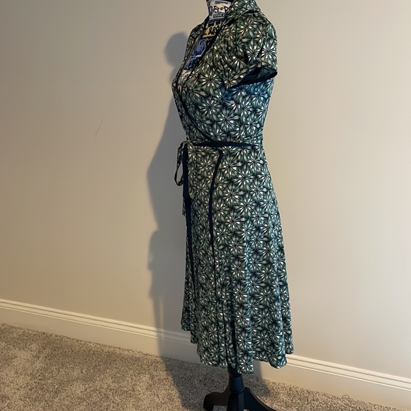 BCBGMaxAzria Green Wrap Dress – Size Small (S) - Picture 5 of 13